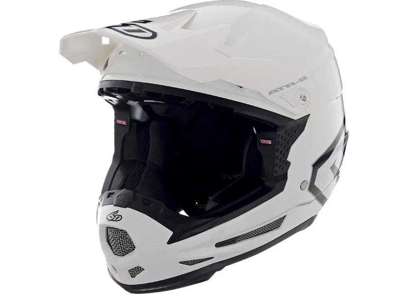 6D ATR-2Y Solid Helmet - Image 9