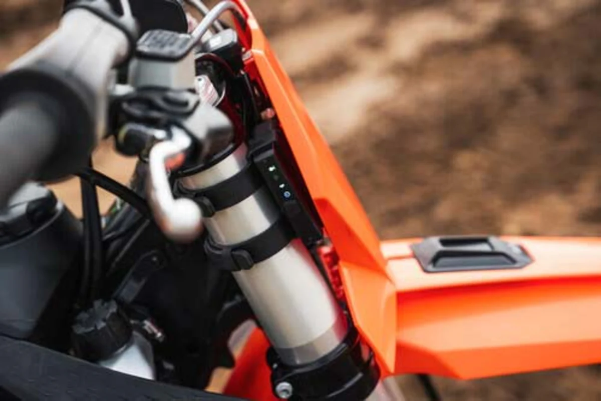 KTM Connectivity Unit GPS Fender Kit SX-F/XC-F 2023-2026 - Image 2
