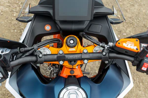 KTM Factory Triple Clamp 790/890 Adventure/SMT 2019-2025 - Image 4