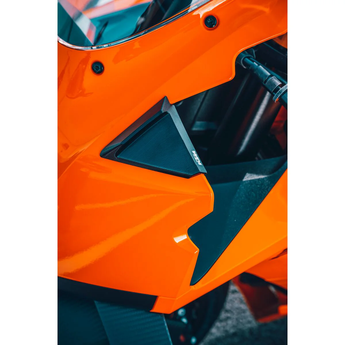 KTM Mirror Mount Cover Kit 990 RC R 2026 - Image 2